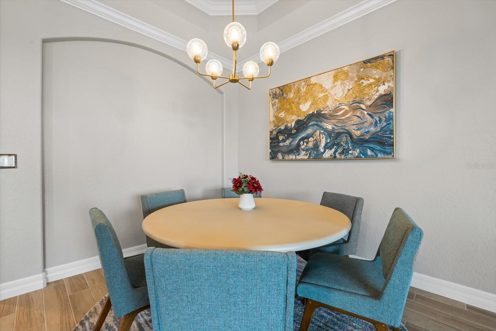 Image 13 of 38 For 5705 Cheech Glen