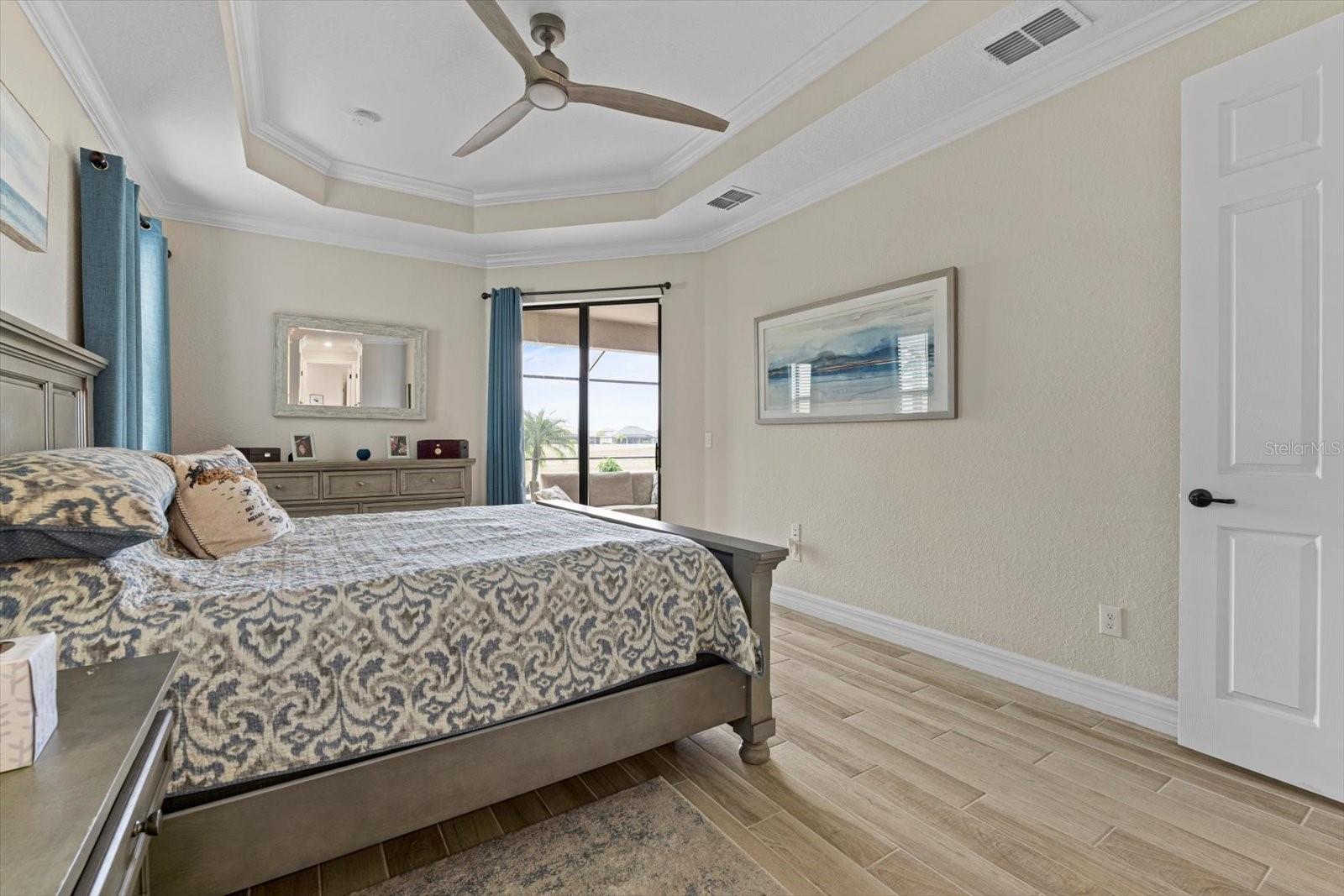 Image 16 of 38 For 5705 Cheech Glen