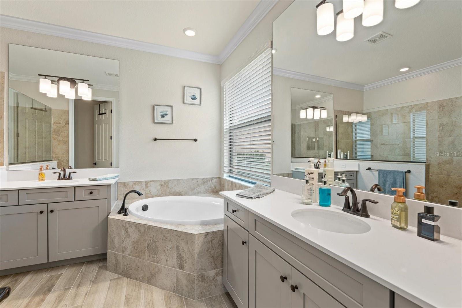 Image 17 of 38 For 5705 Cheech Glen