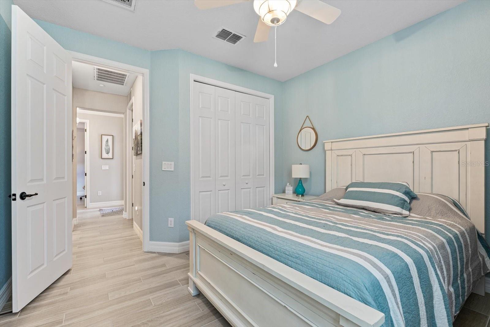 Image 20 of 38 For 5705 Cheech Glen