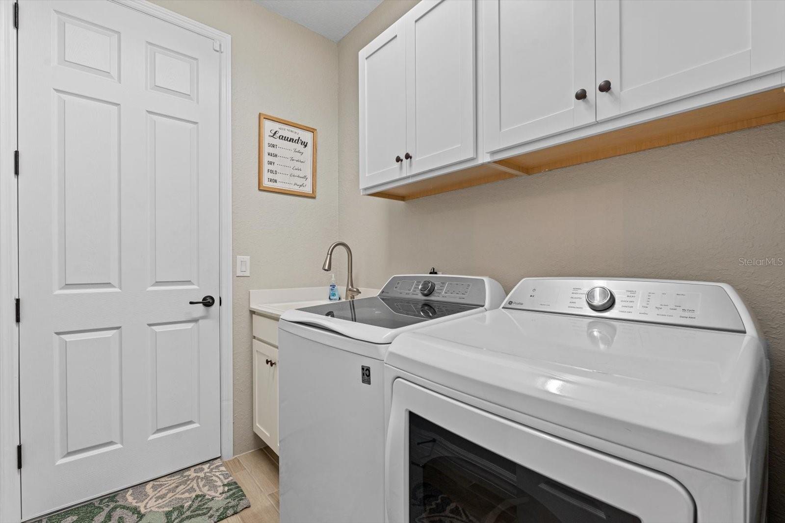 Image 24 of 38 For 5705 Cheech Glen