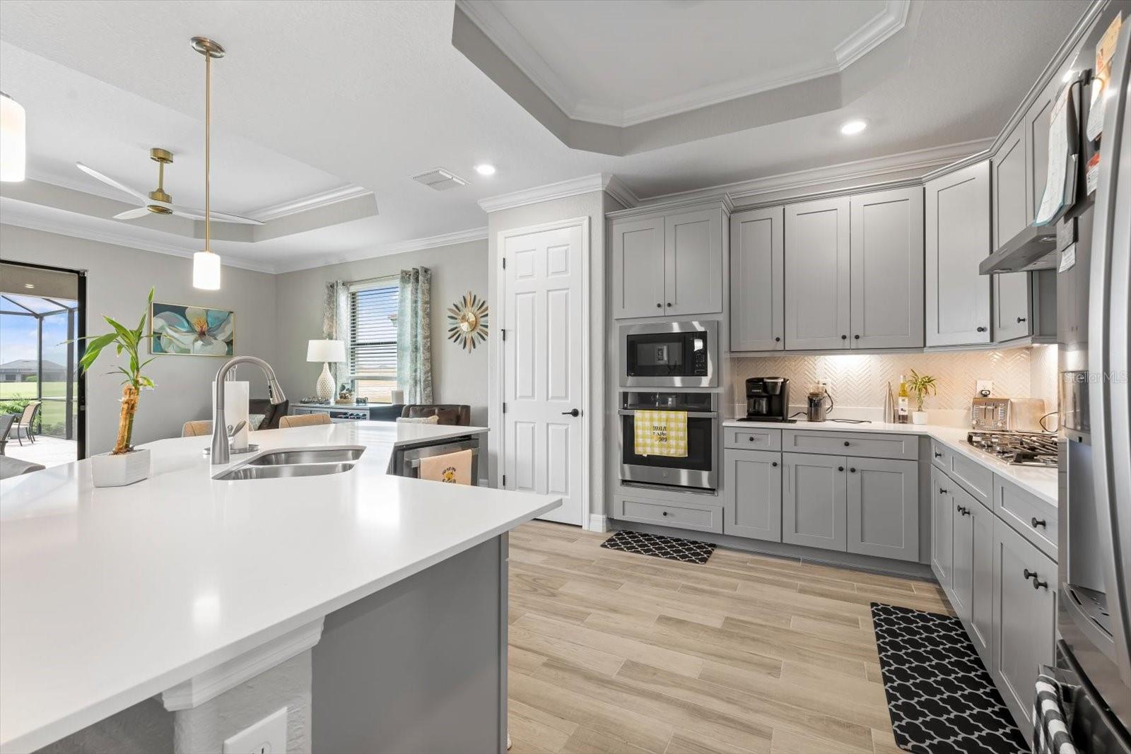 Image 9 of 38 For 5705 Cheech Glen