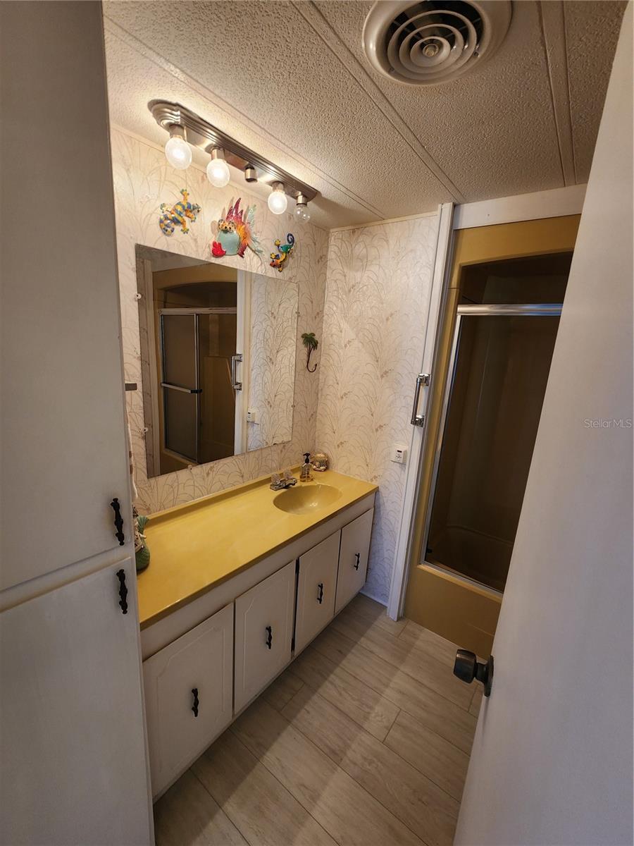 Image 18 of 31 For 808 53rd Avenue E 9