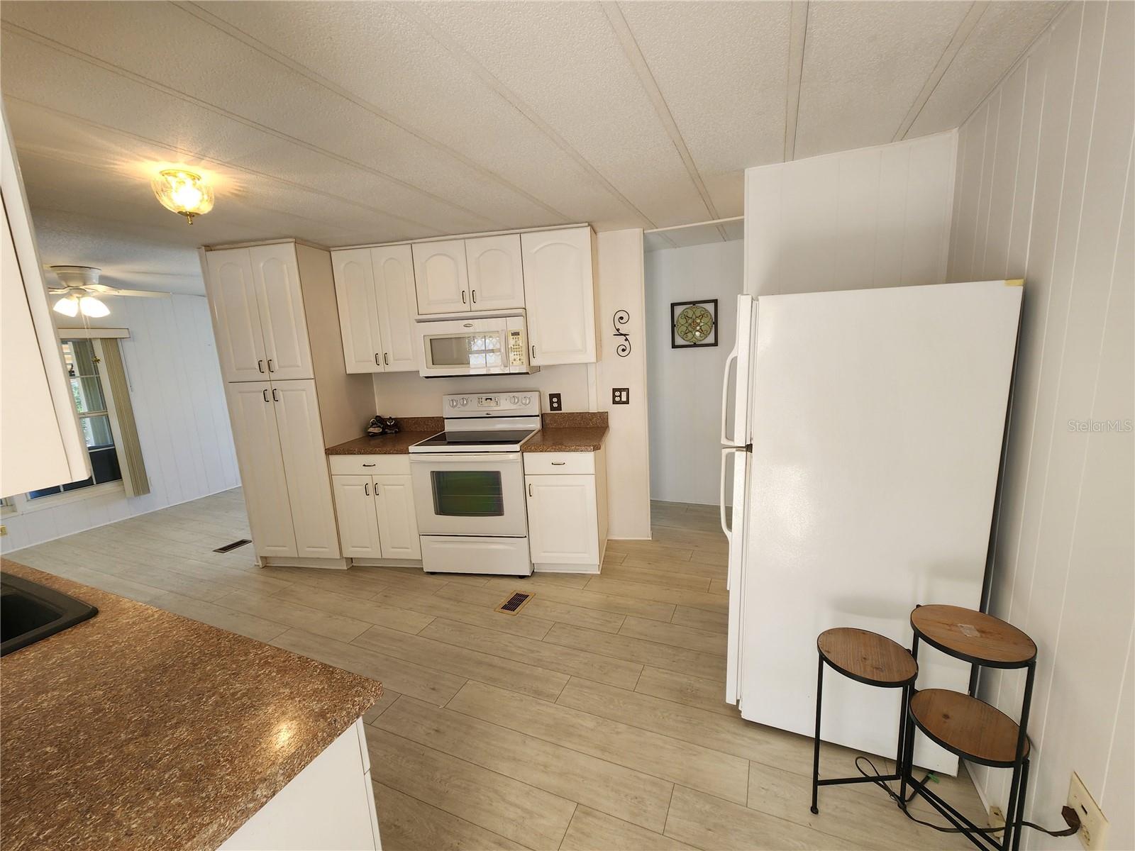 Image 3 of 31 For 808 53rd Avenue E 9