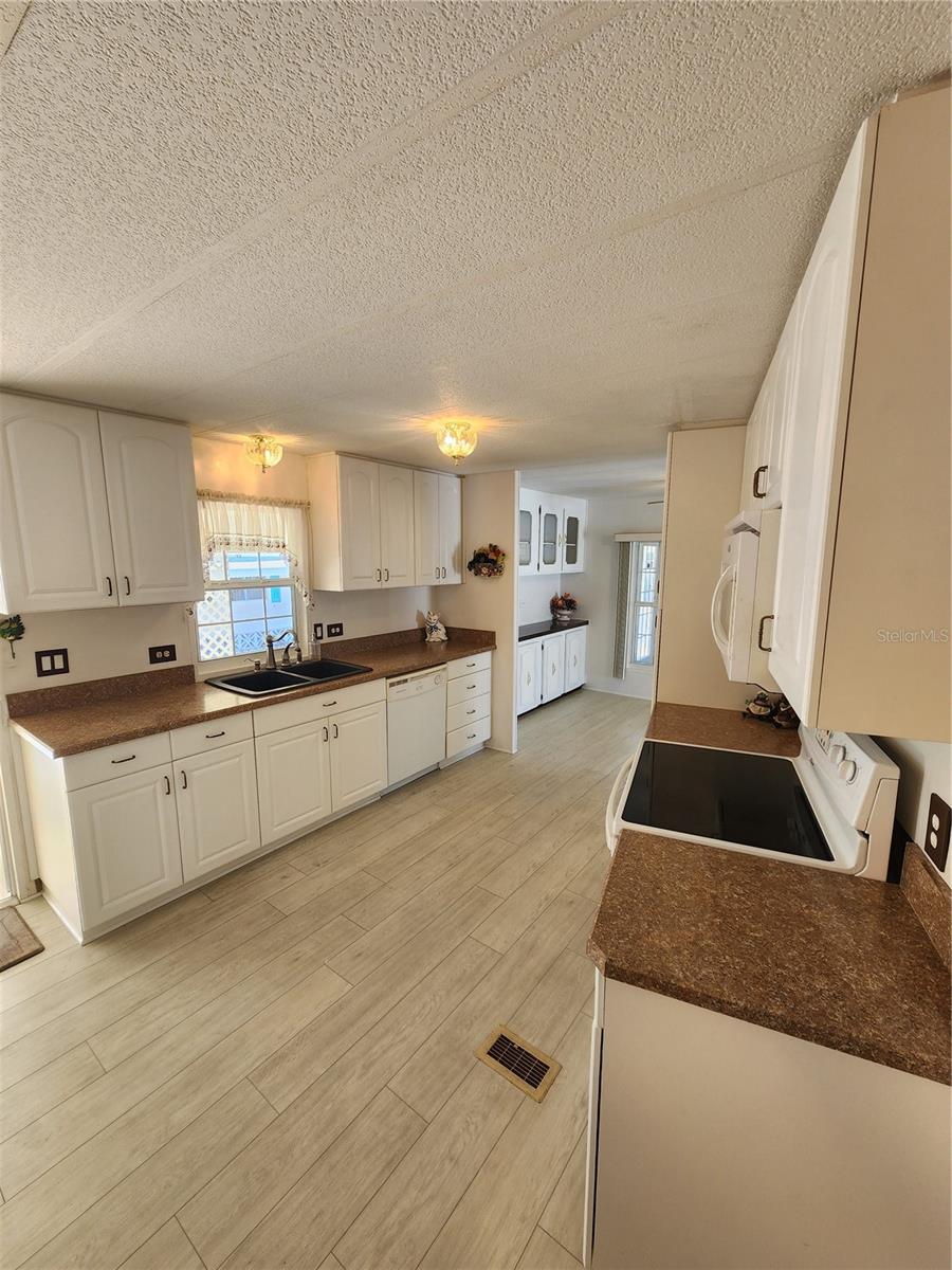 Image 4 of 31 For 808 53rd Avenue E 9