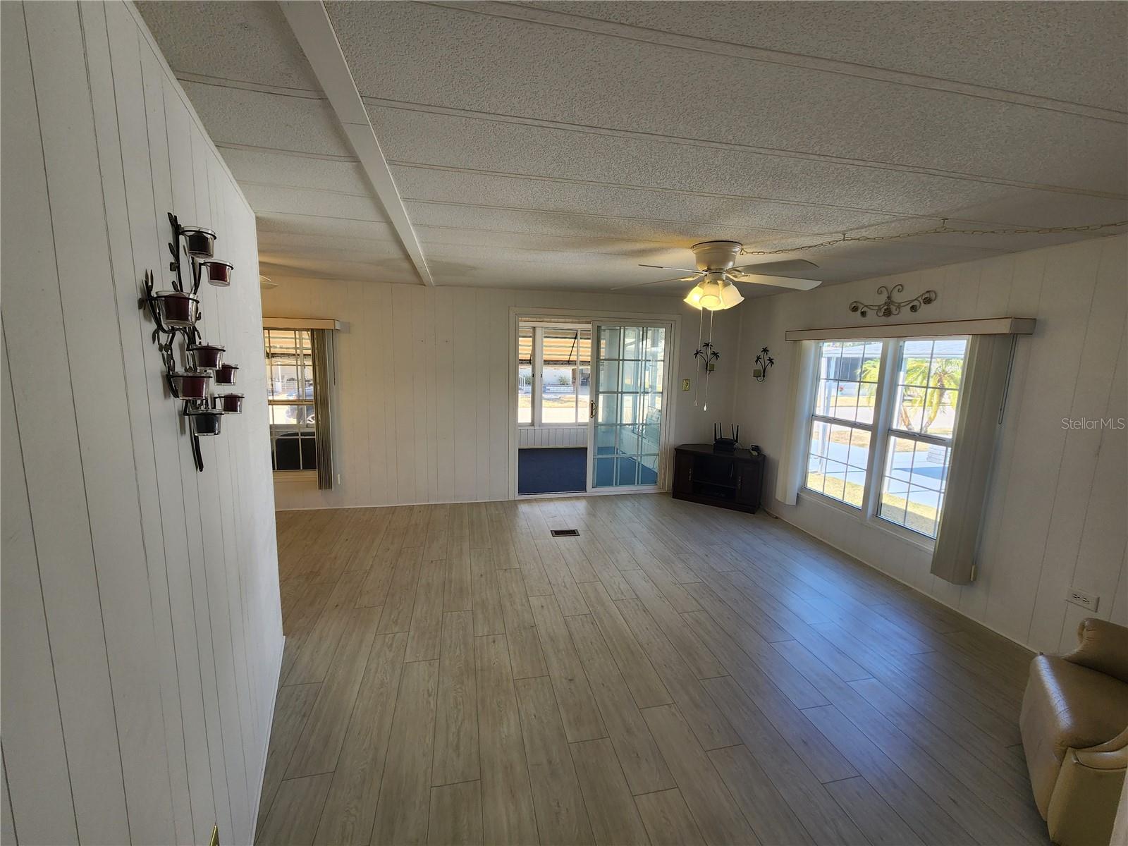 Image 8 of 31 For 808 53rd Avenue E 9