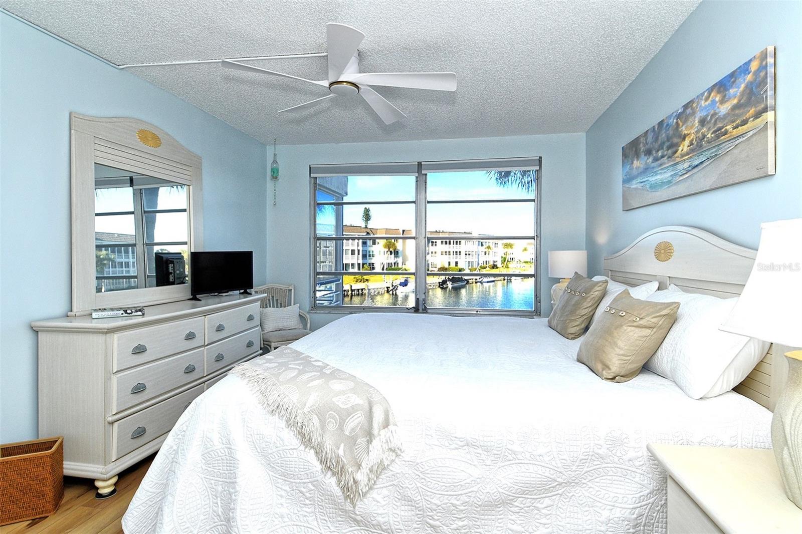 Image 18 of 48 For 4350 Chatham Drive 205