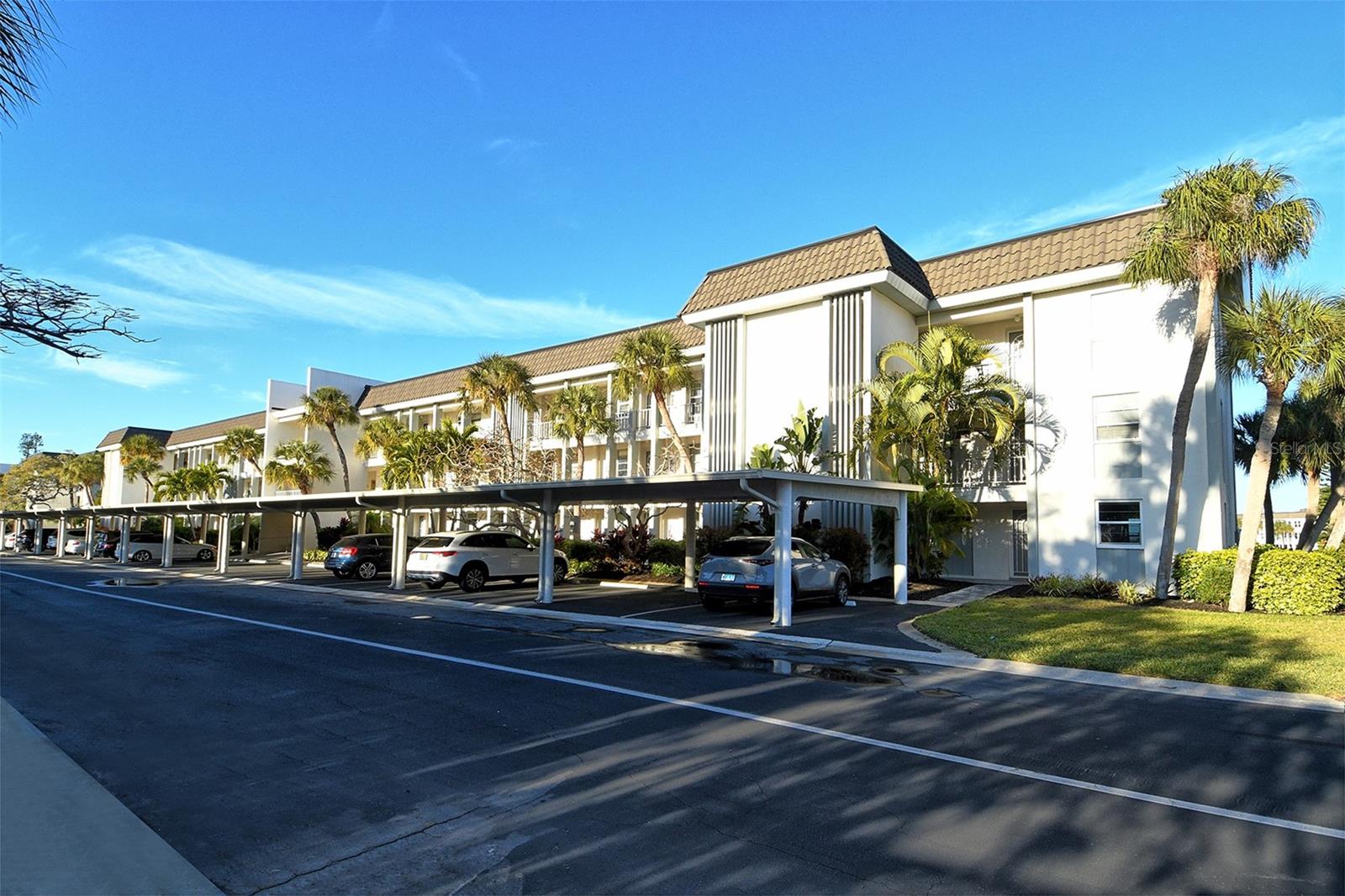 Image 2 of 48 For 4350 Chatham Drive 205