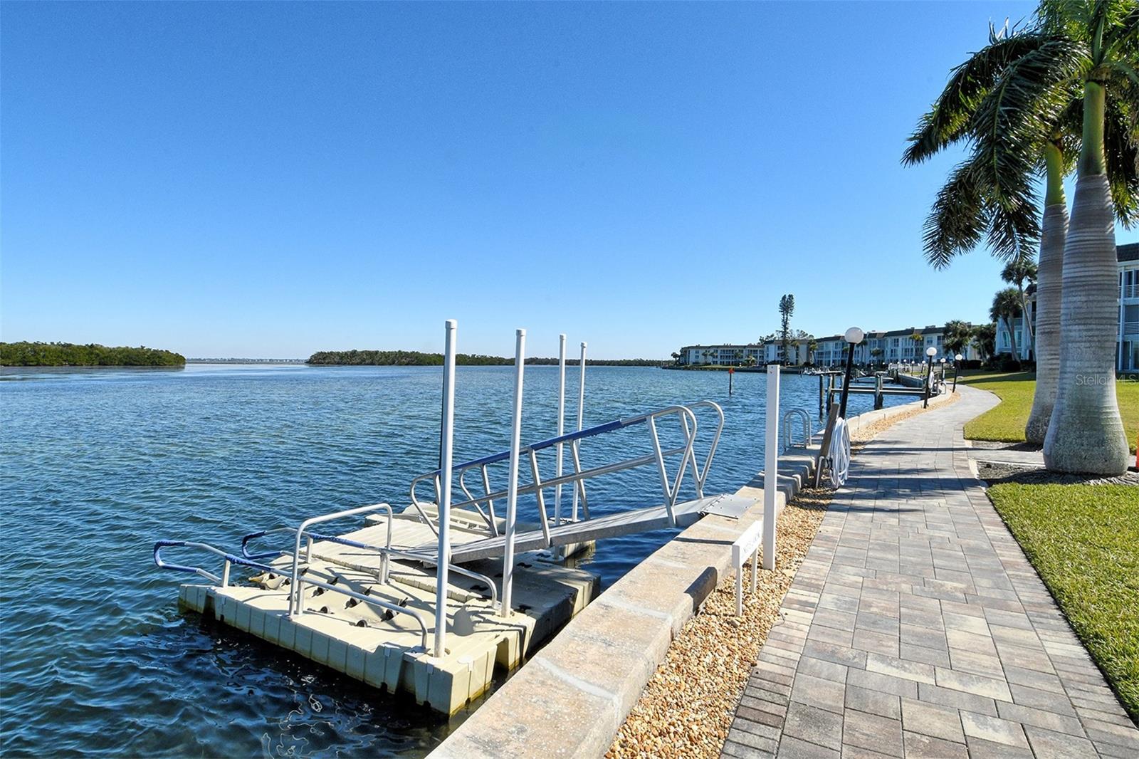 Image 35 of 48 For 4350 Chatham Drive 205