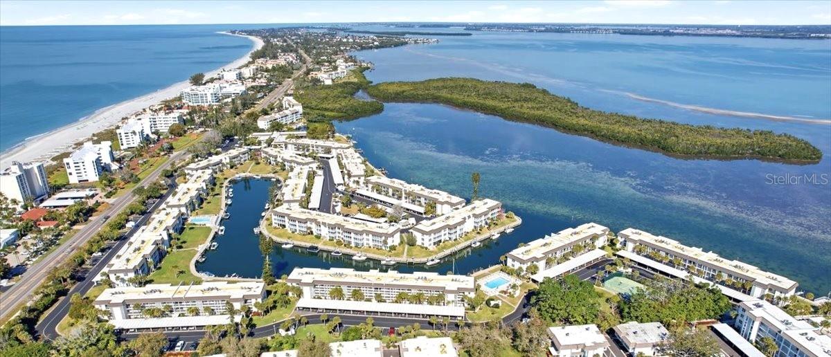 Image 4 of 48 For 4350 Chatham Drive 205