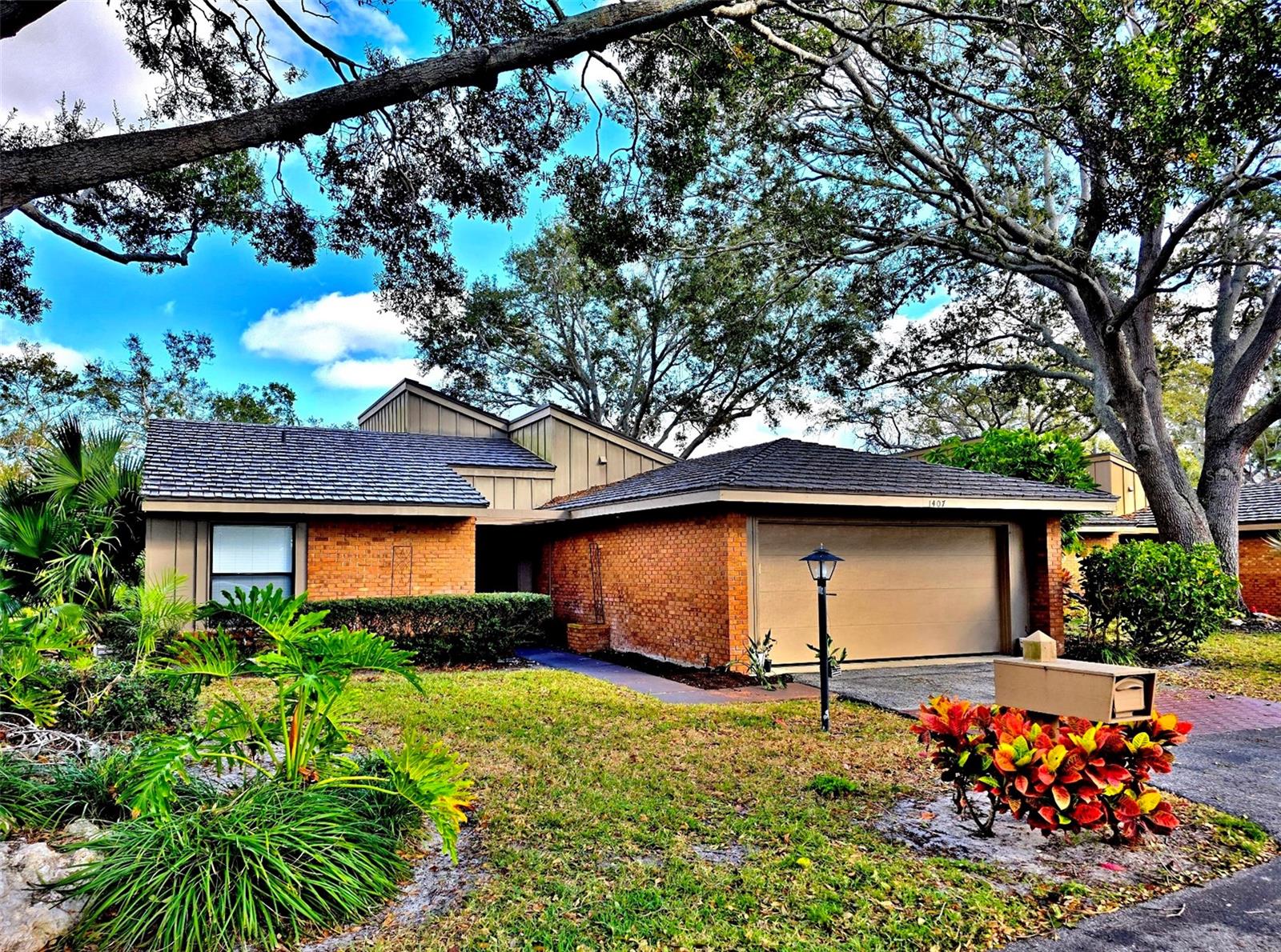 Image 3 of 56 For 1407 Willow Oak Circle