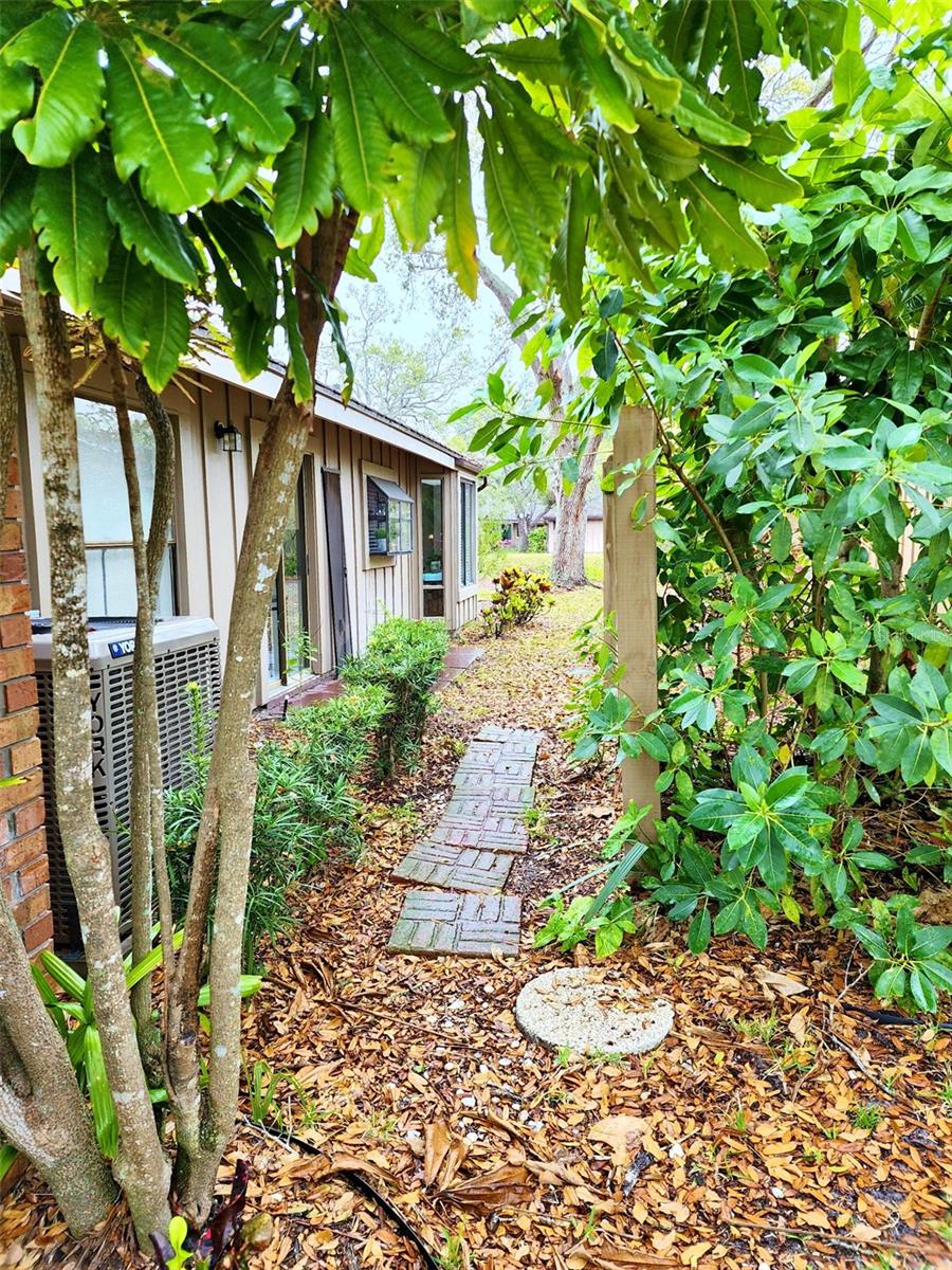 Image 42 of 56 For 1407 Willow Oak Circle