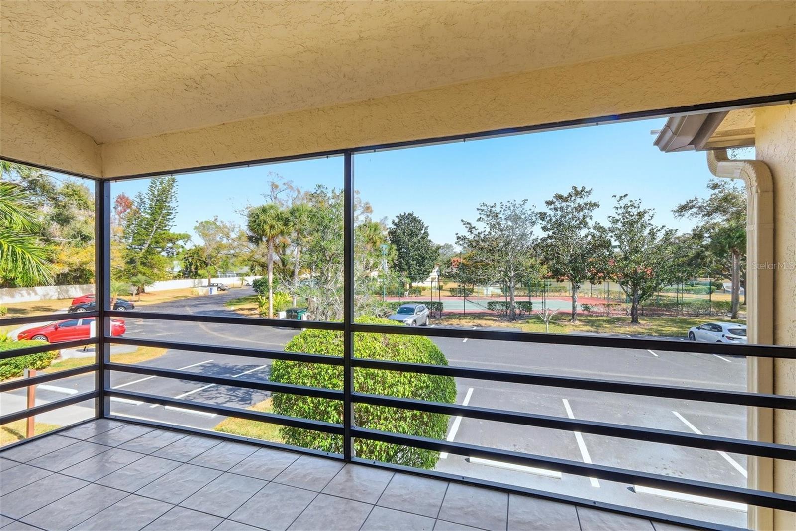 Image 11 of 22 For 5651 Gardens Drive 5651