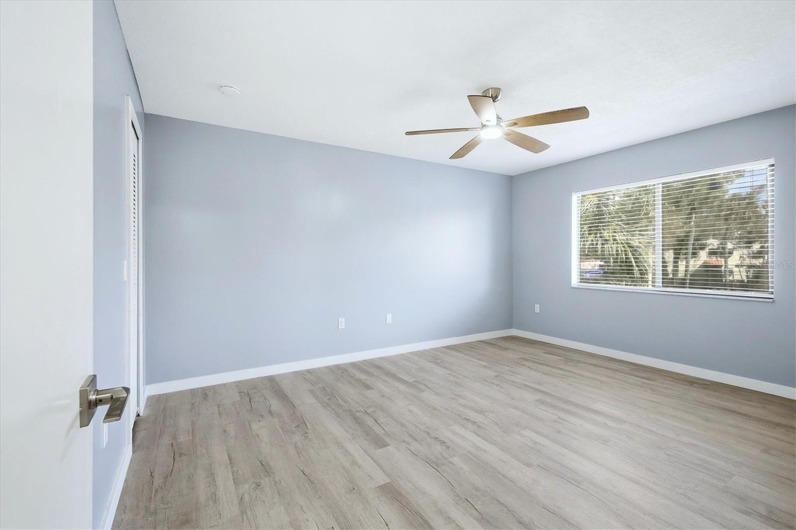 Image 13 of 22 For 5651 Gardens Drive 5651