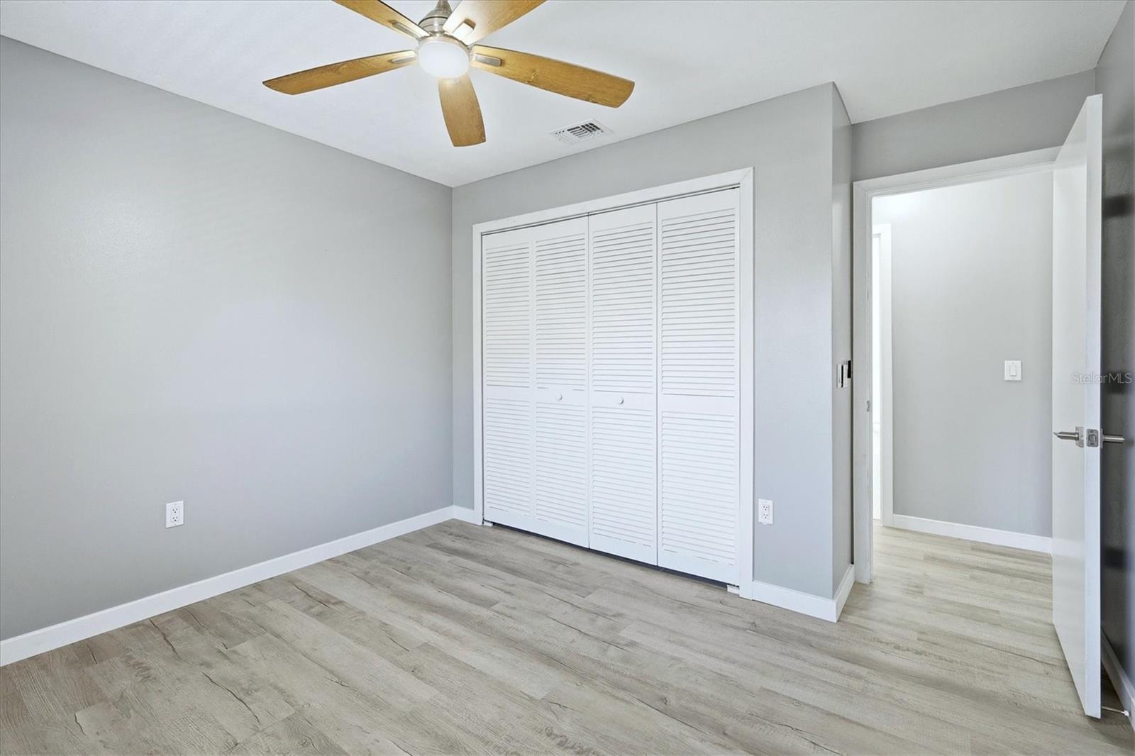 Image 15 of 22 For 5651 Gardens Drive 5651