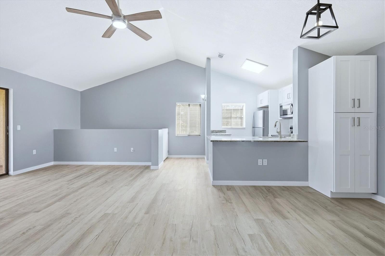 Image 4 of 22 For 5651 Gardens Drive 5651