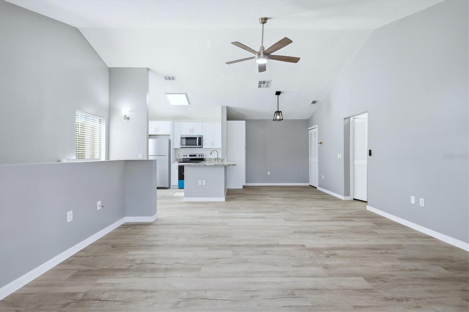 Image 5 of 22 For 5651 Gardens Drive 5651