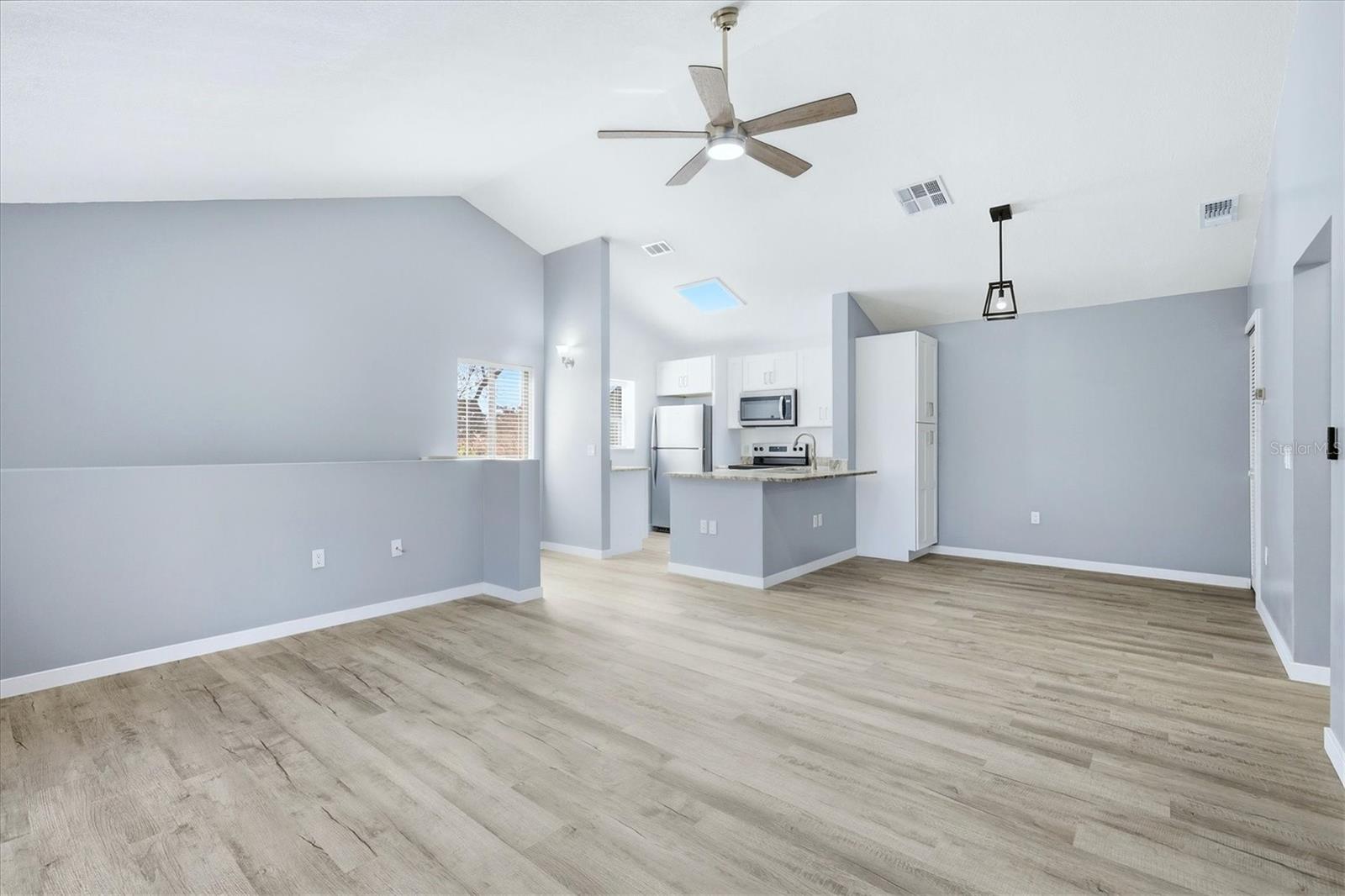 Image 6 of 22 For 5651 Gardens Drive 5651