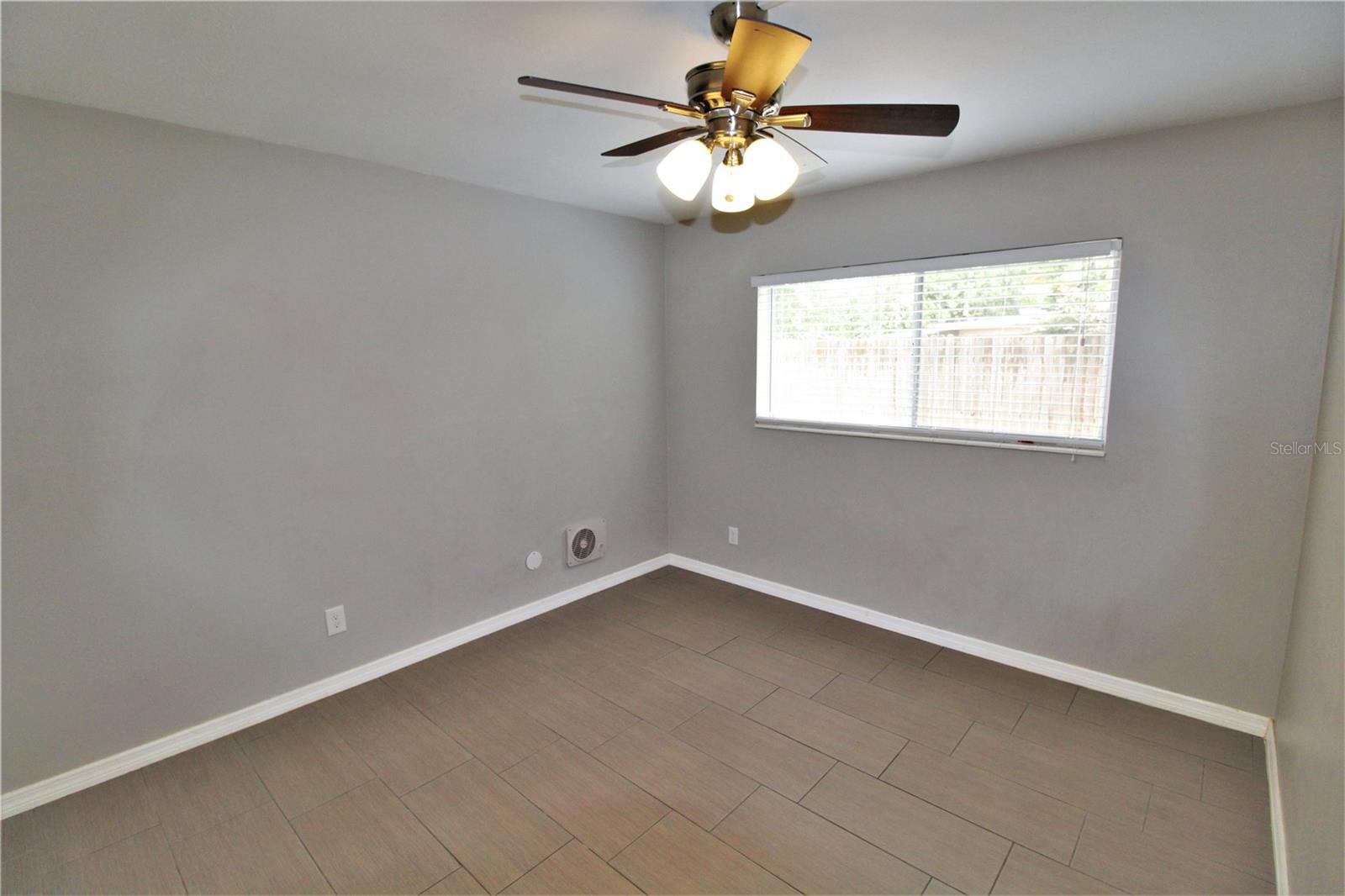 Image 6 of 18 For 3001 Bee Ridge Road 113