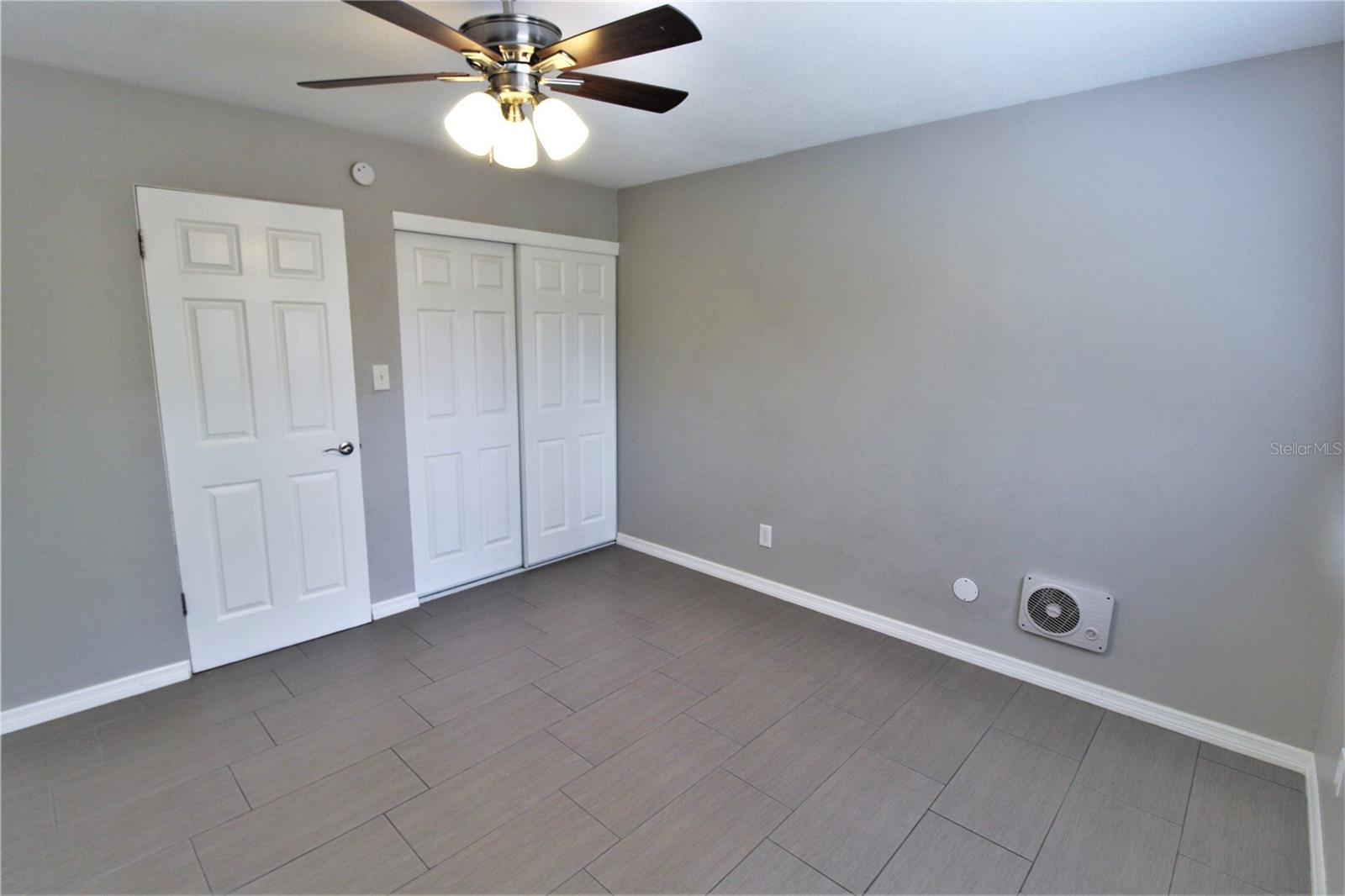 Image 7 of 18 For 3001 Bee Ridge Road 113