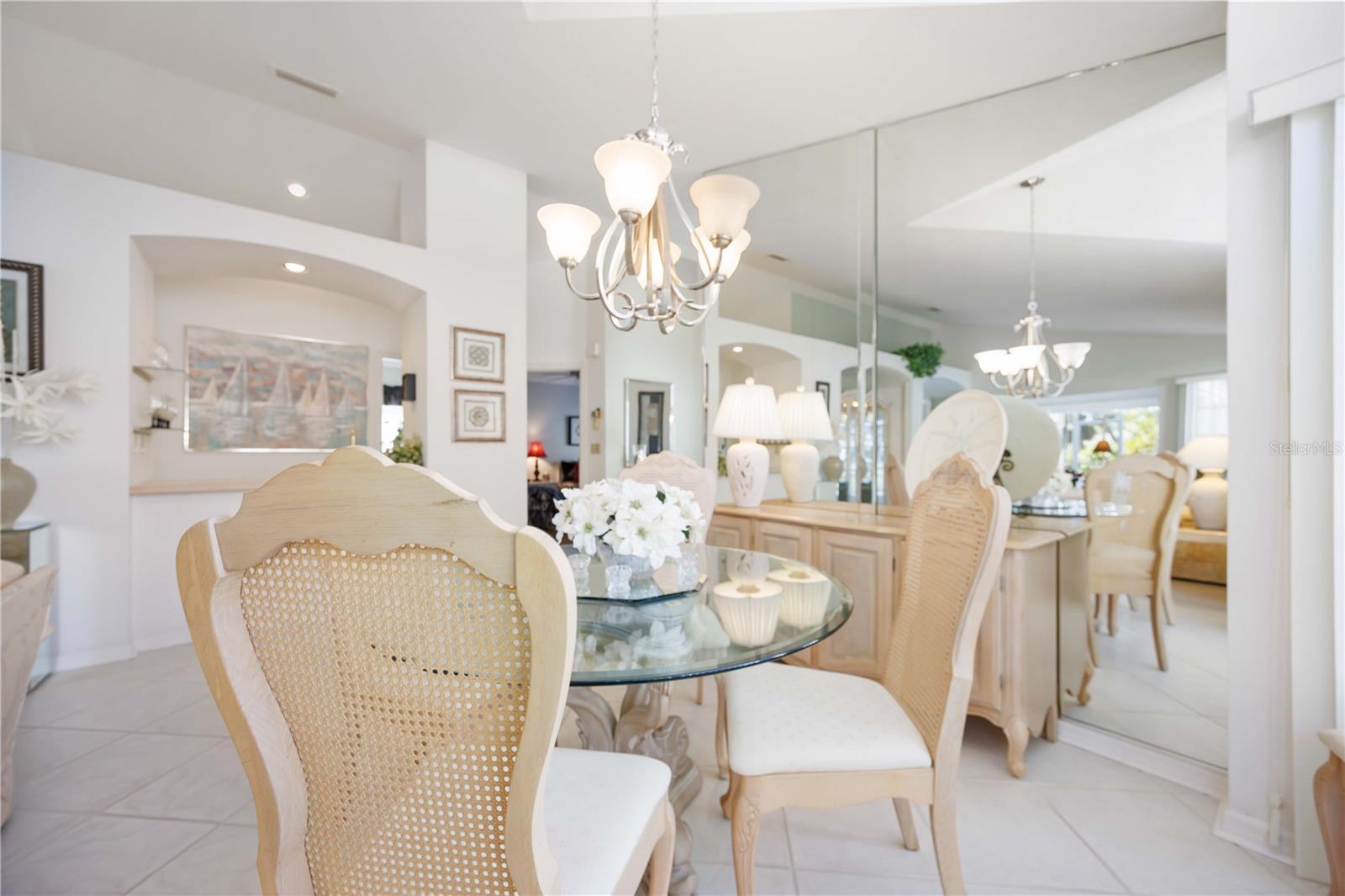 Image 14 of 72 For 4076 Lyndhurst Court