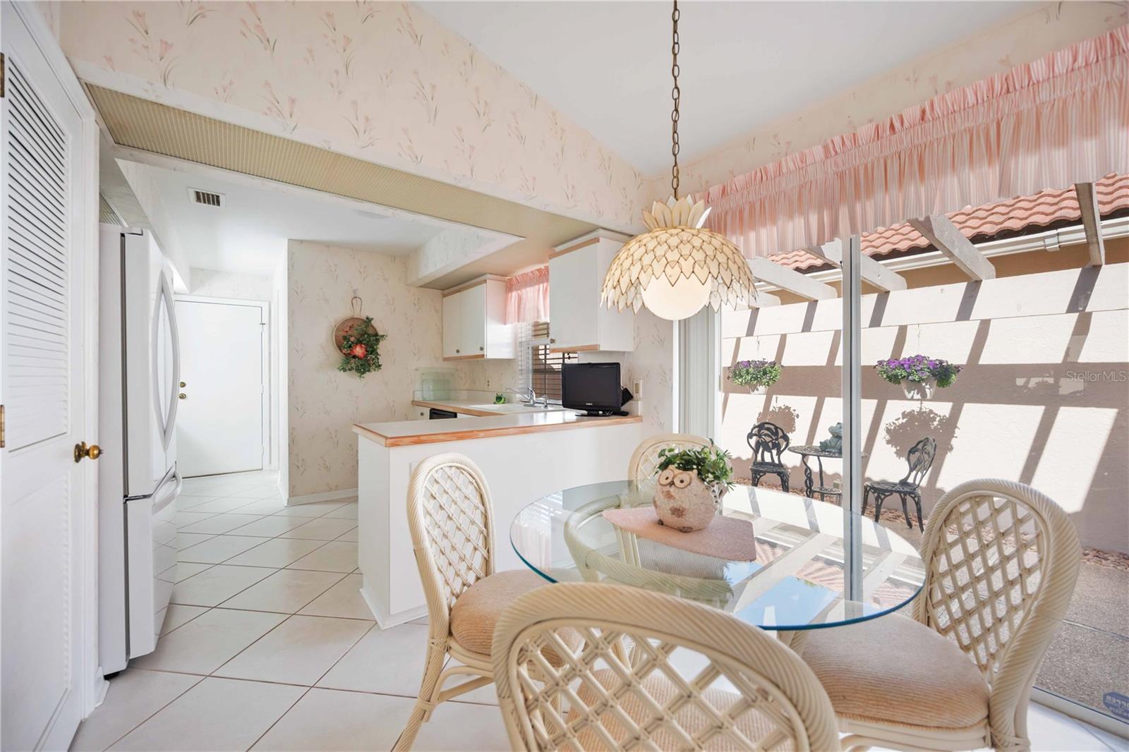 Image 16 of 72 For 4076 Lyndhurst Court