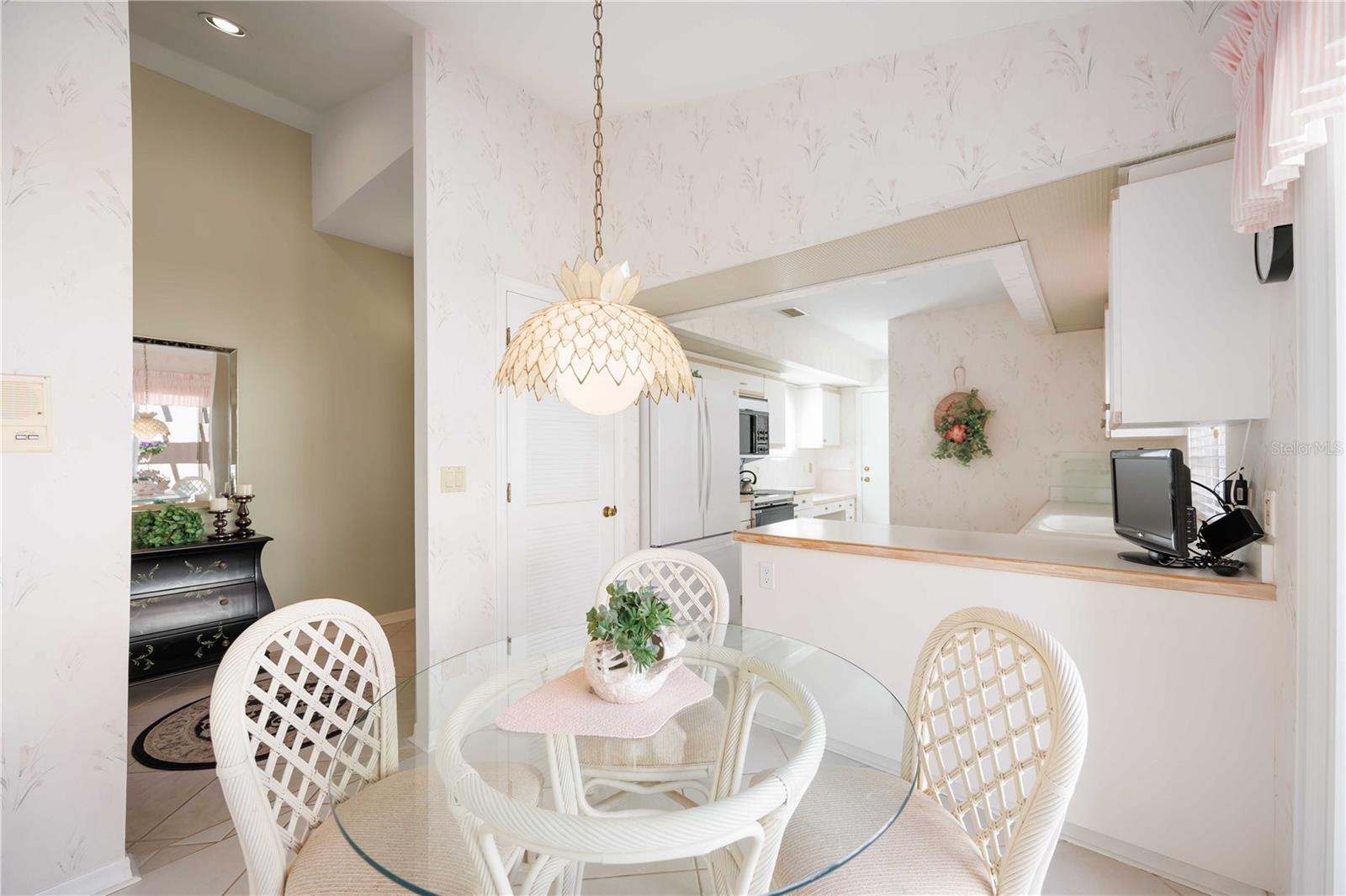 Image 17 of 72 For 4076 Lyndhurst Court