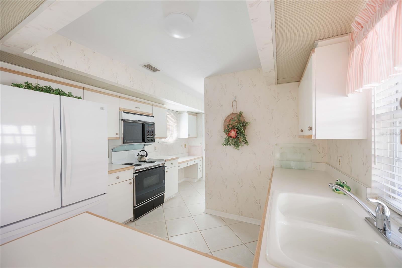 Image 19 of 72 For 4076 Lyndhurst Court