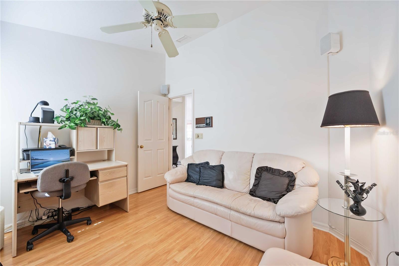 Image 29 of 72 For 4076 Lyndhurst Court