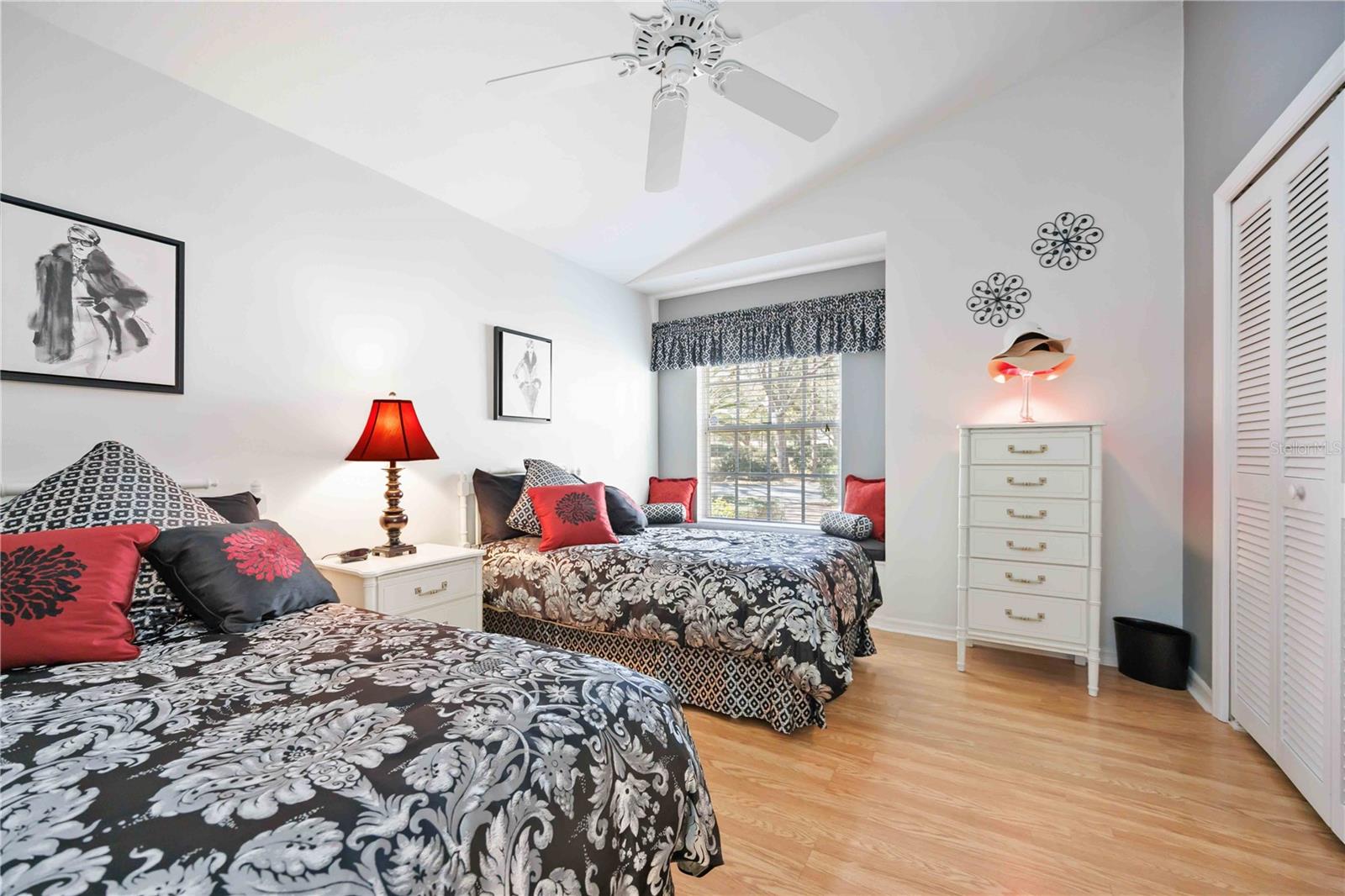 Image 30 of 72 For 4076 Lyndhurst Court