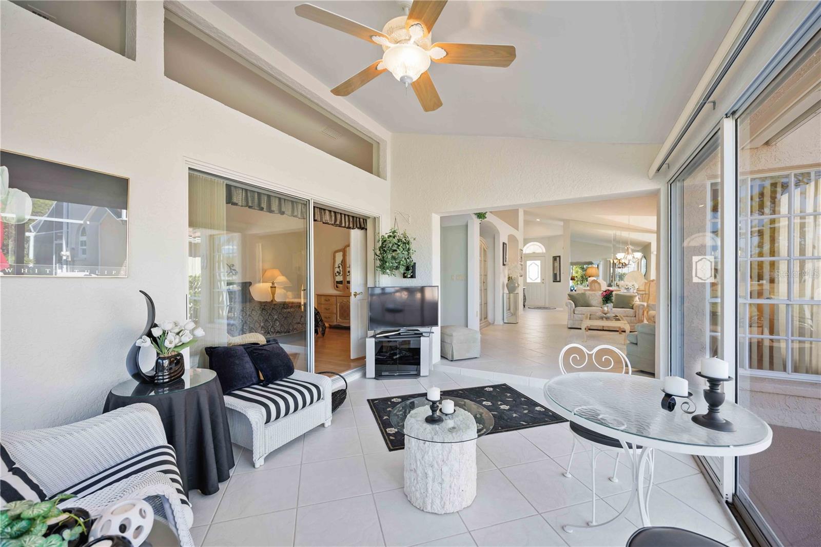 Image 37 of 72 For 4076 Lyndhurst Court