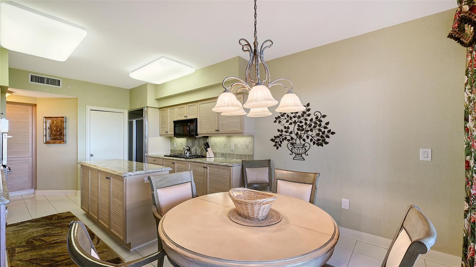 Image 18 of 79 For 545 Sanctuary Drive B305