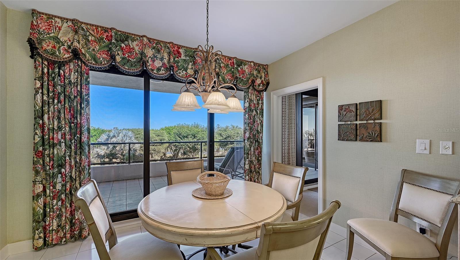 Image 20 of 79 For 545 Sanctuary Drive B305