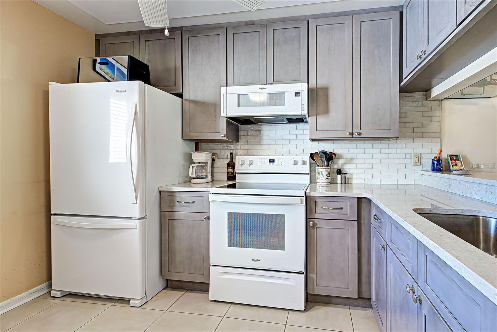 Image 7 of 59 For 656 Bird Bay Circle 11