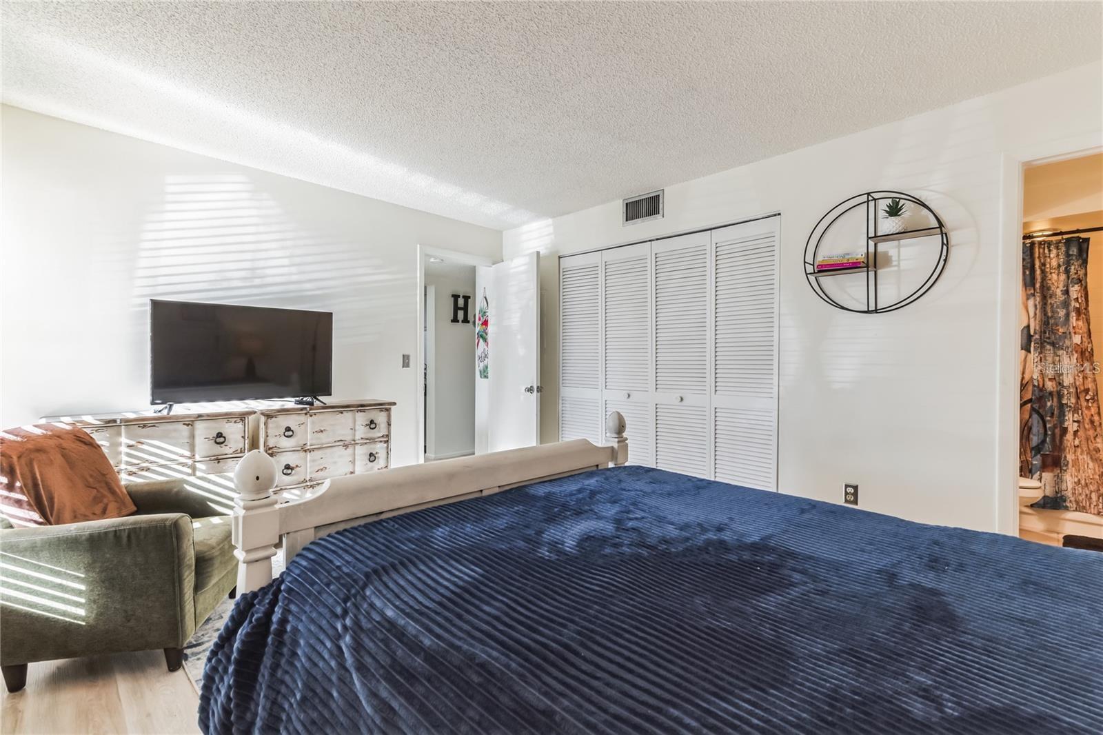 Image 10 of 23 For 4658 Ringwood Meadow 41