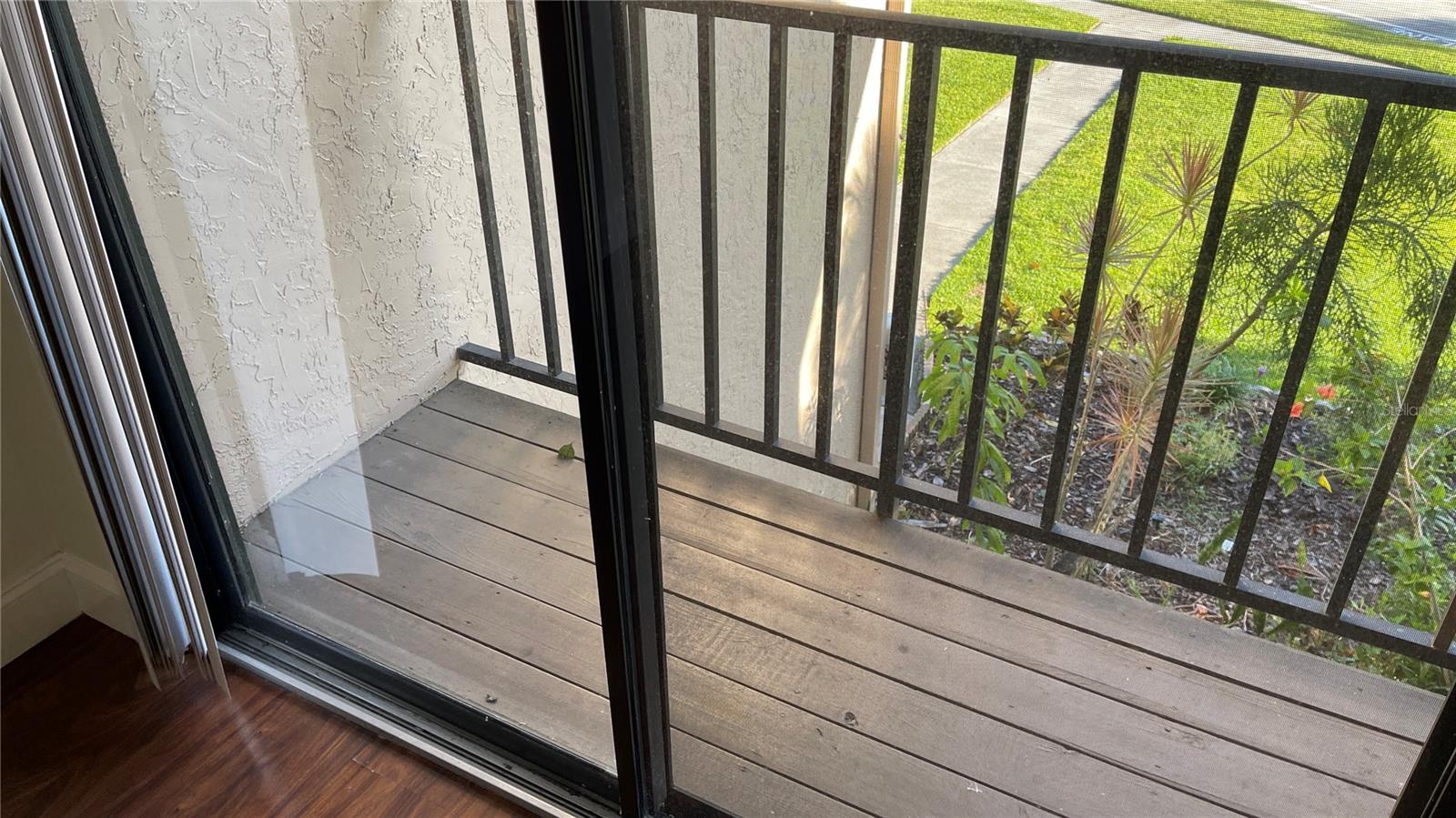 Image 29 of 37 For 892 Sunridge Drive 892