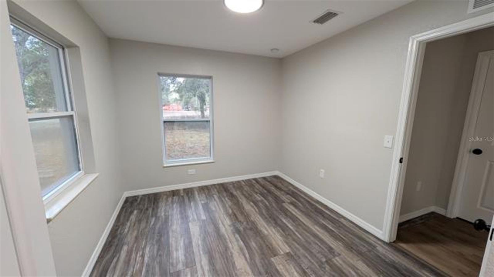 Image 11 of 32 For 5859 Oldfield Avenue