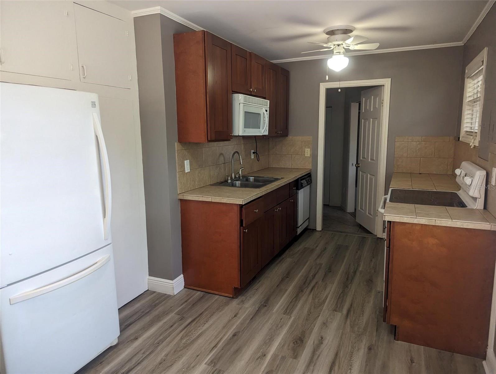 Image 3 of 18 For 1368 Shade Avenue