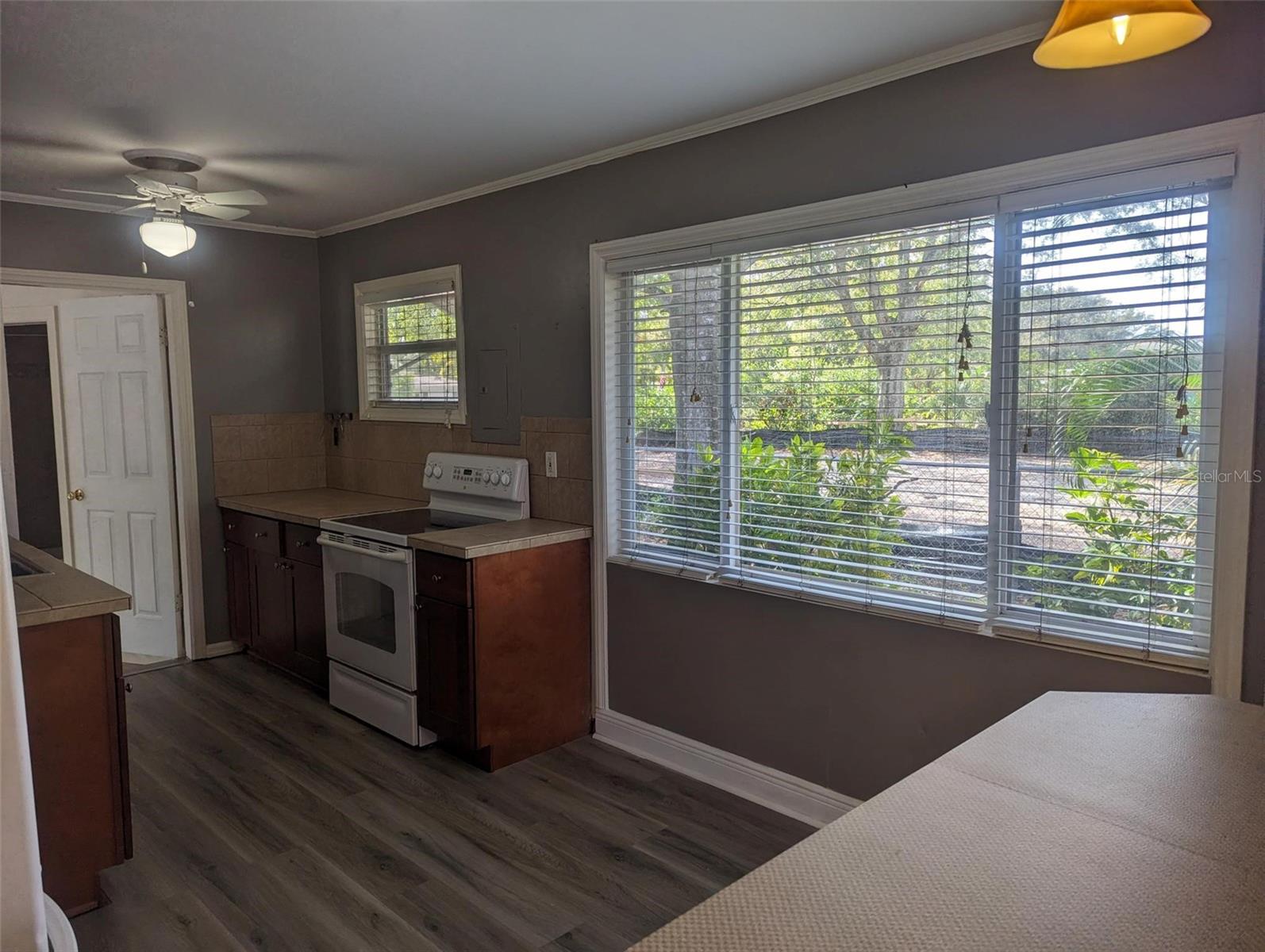 Image 9 of 18 For 1368 Shade Avenue