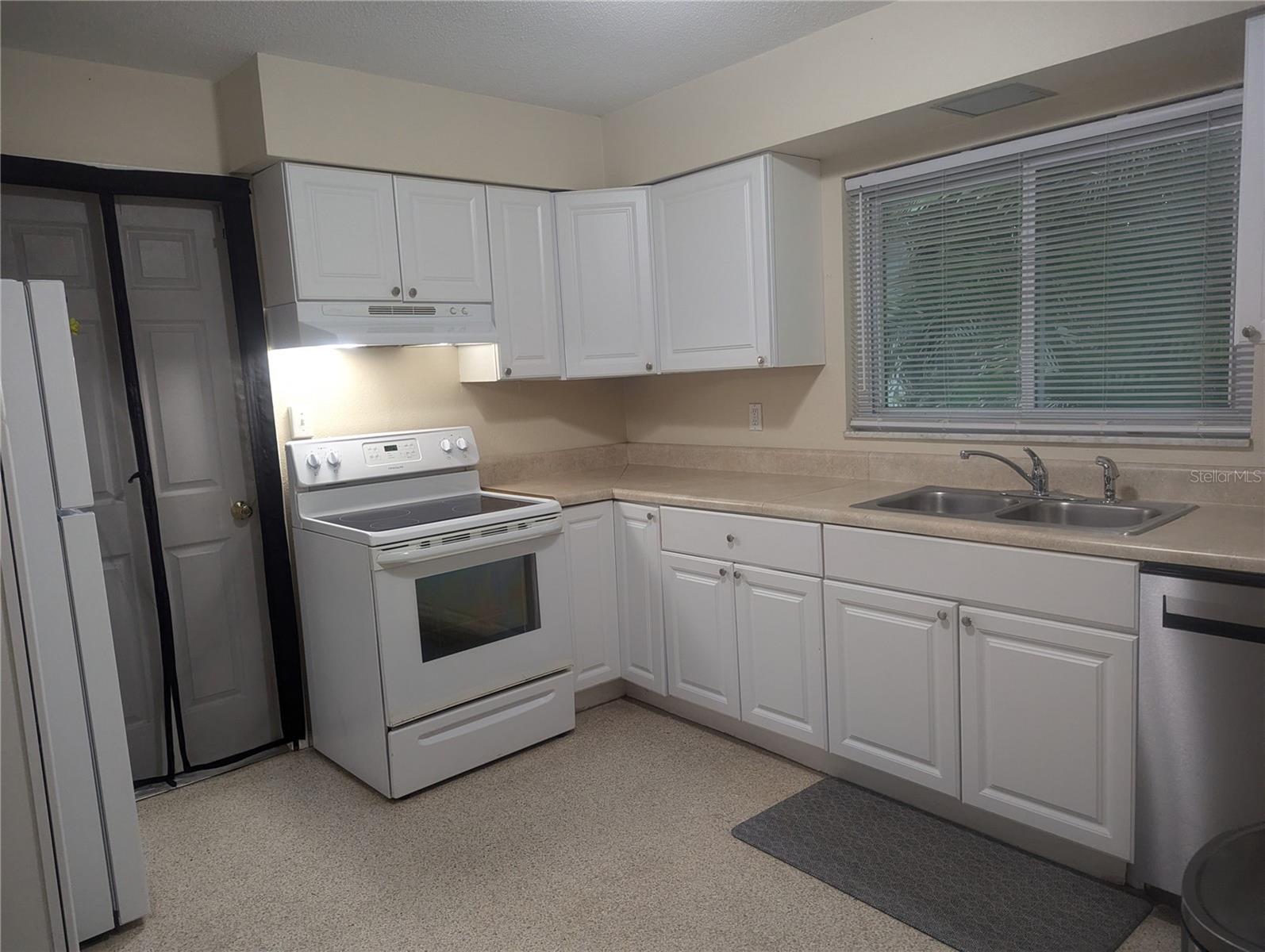 Image 2 of 12 For 85 Horton Circle