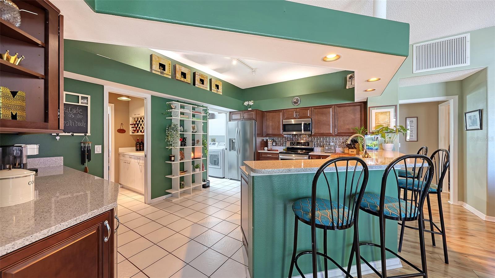 Image 19 of 64 For 7501 52nd Terrace E