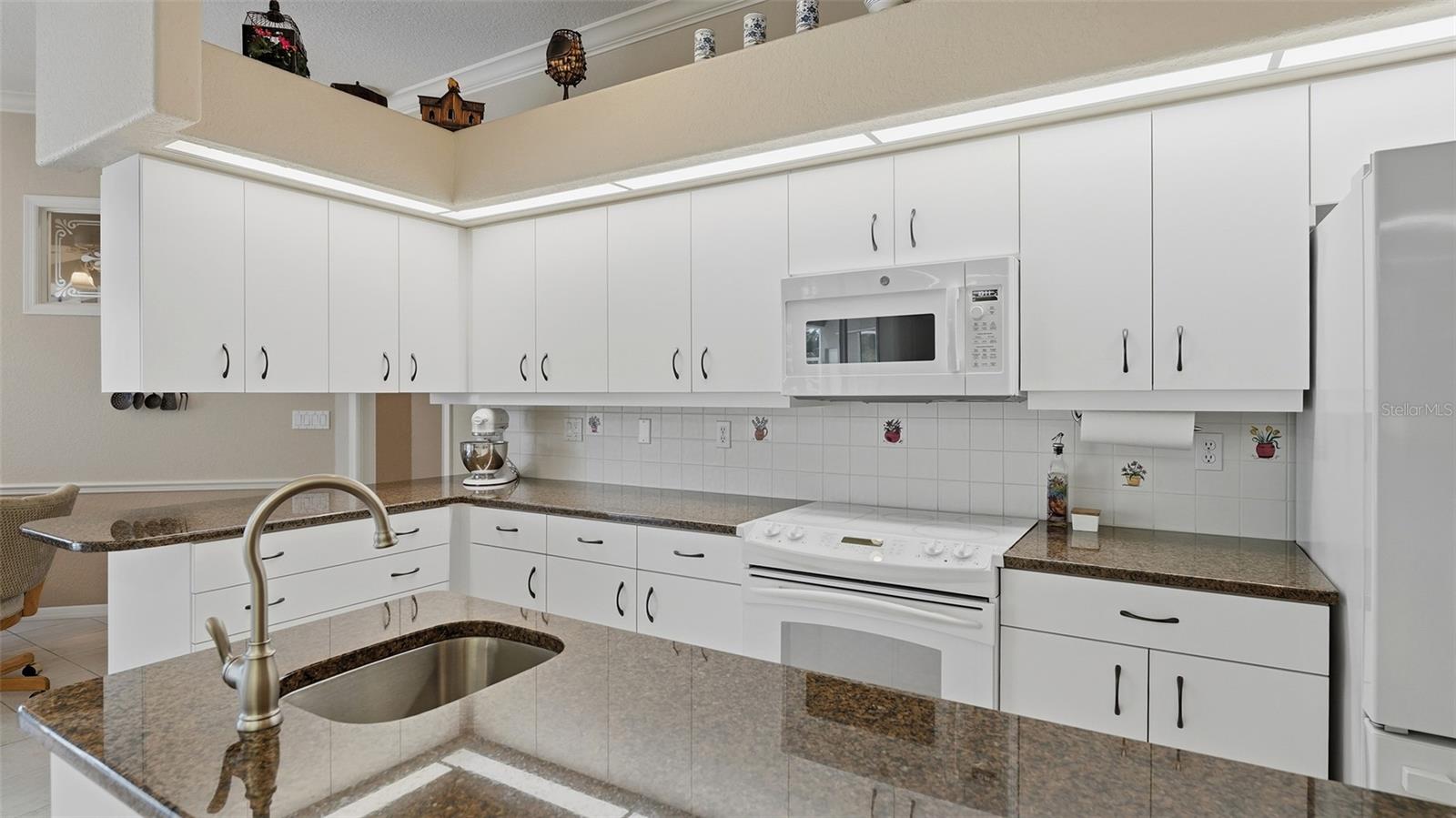 Image 17 of 58 For 409 Bellini Circle