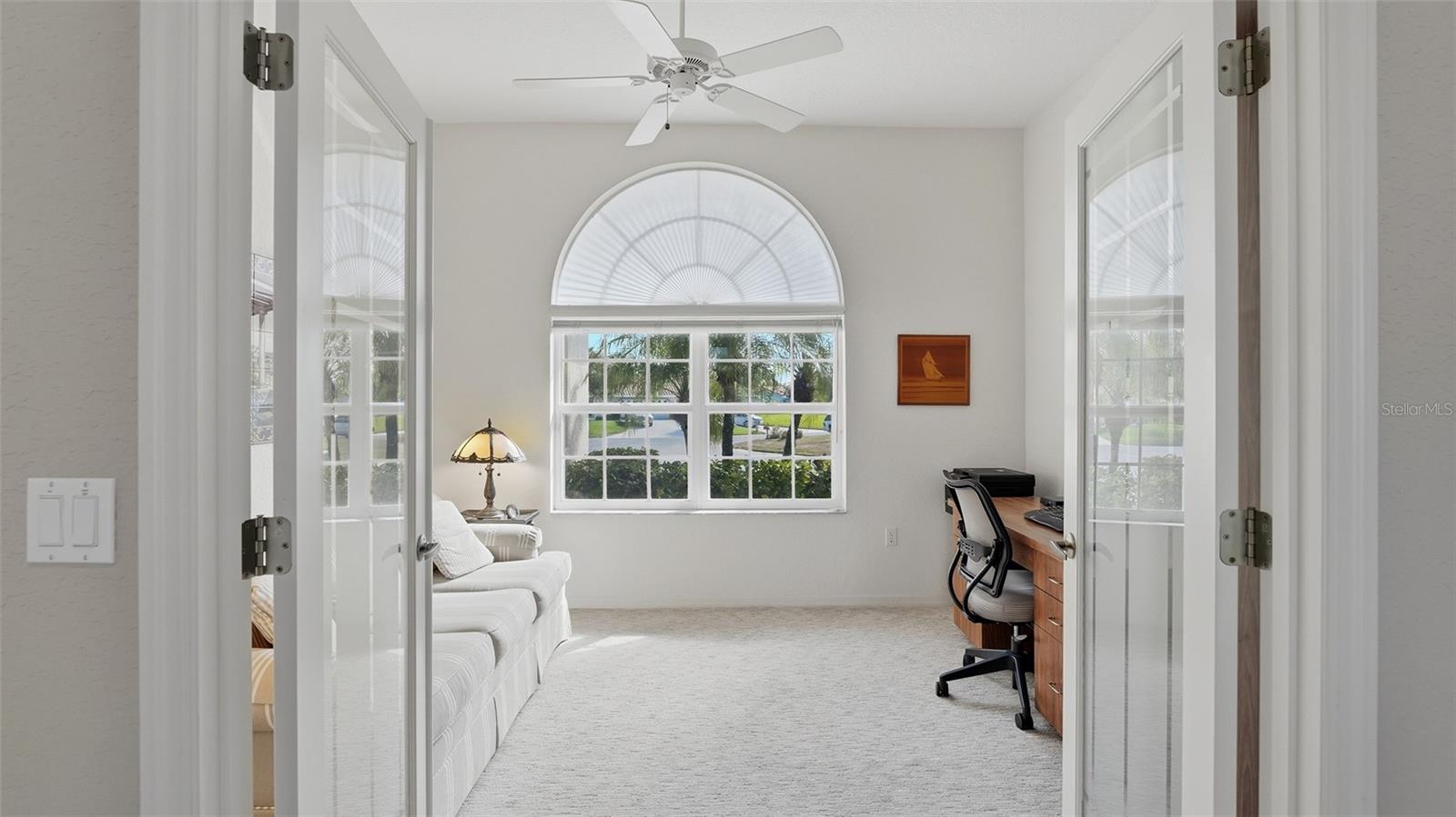 Image 21 of 58 For 409 Bellini Circle