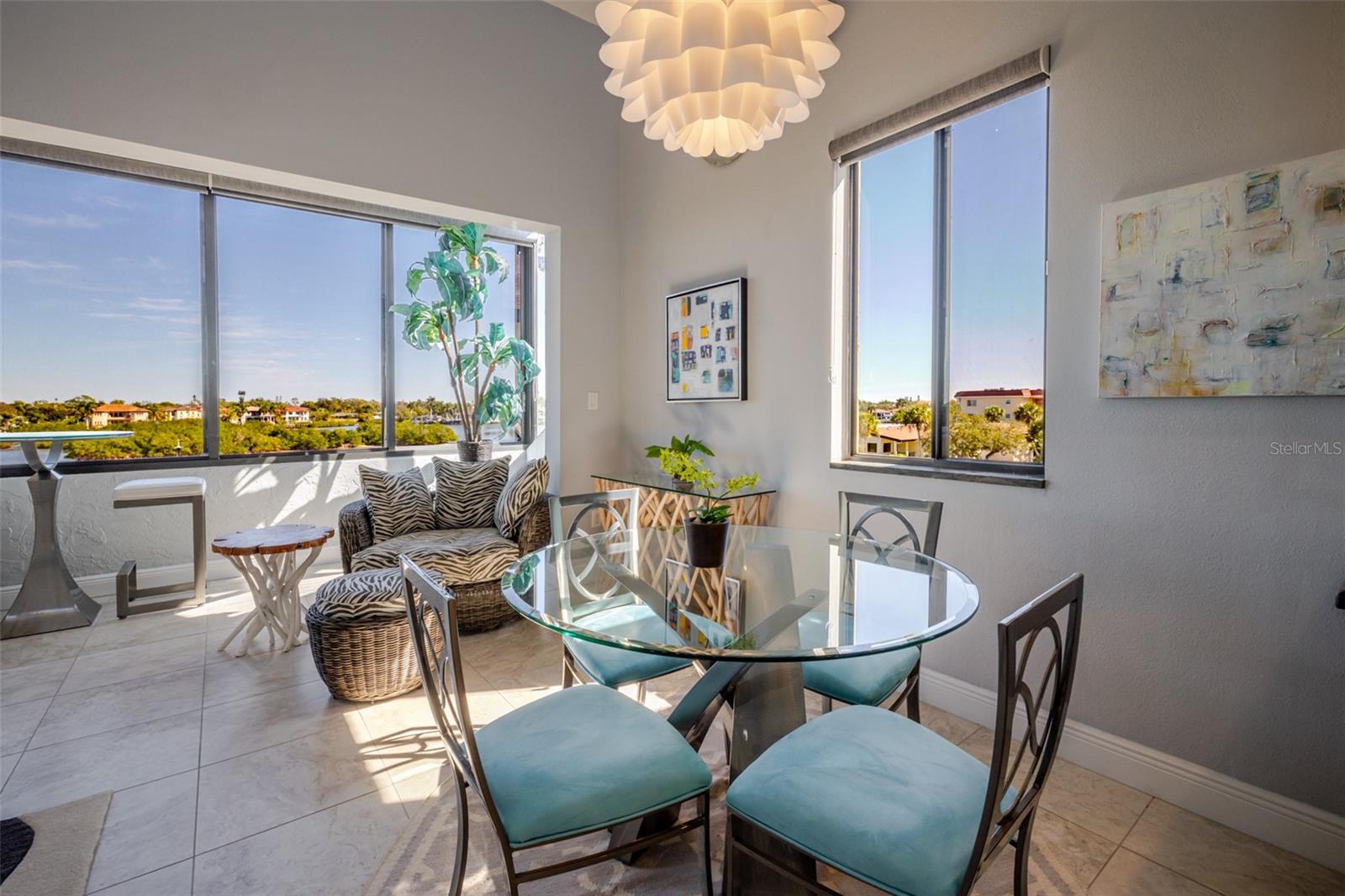 Image 12 of 83 For 6285 Midnight Pass Road 307