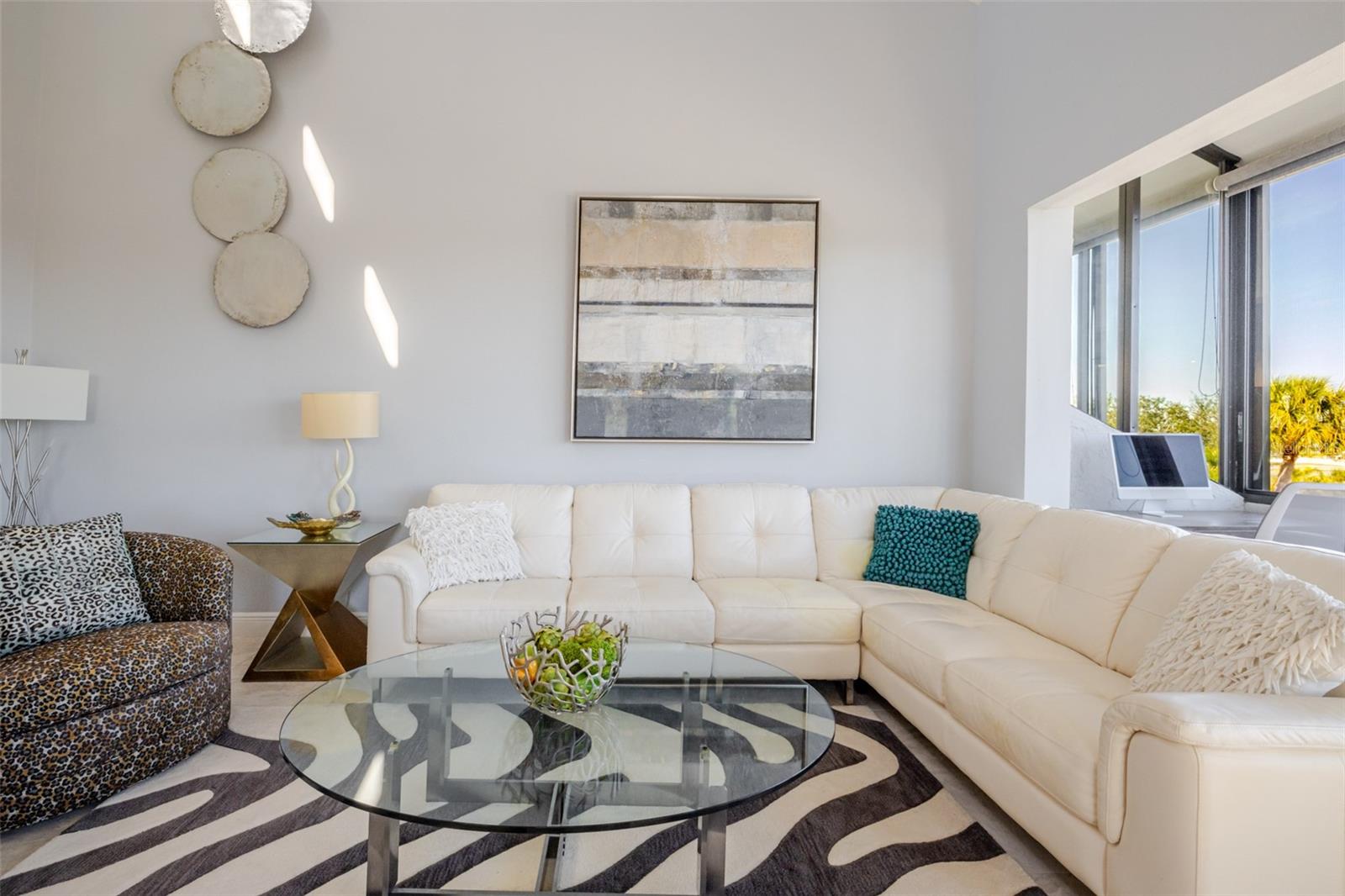 Image 13 of 83 For 6285 Midnight Pass Road 307