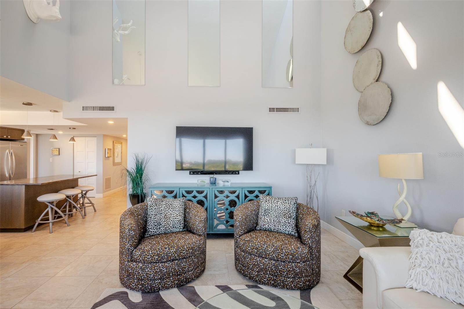 Image 19 of 83 For 6285 Midnight Pass Road 307