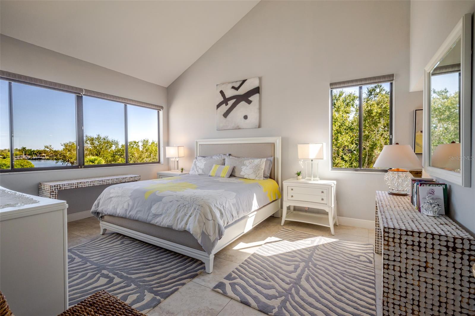 Image 20 of 83 For 6285 Midnight Pass Road 307