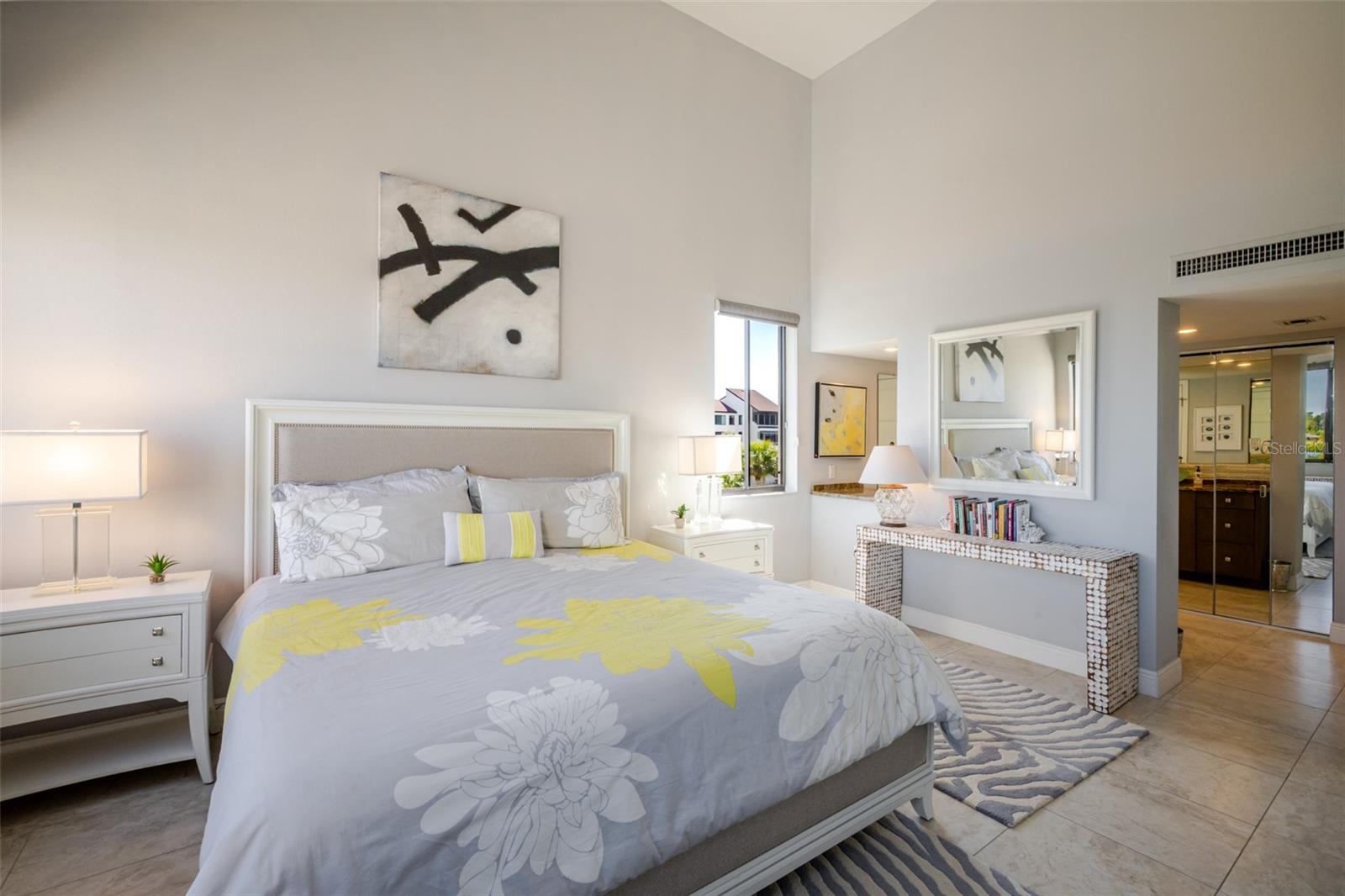 Image 24 of 83 For 6285 Midnight Pass Road 307