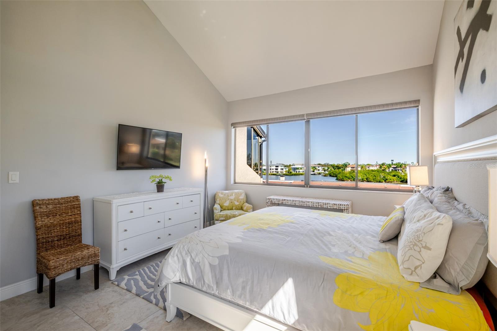 Image 25 of 83 For 6285 Midnight Pass Road 307