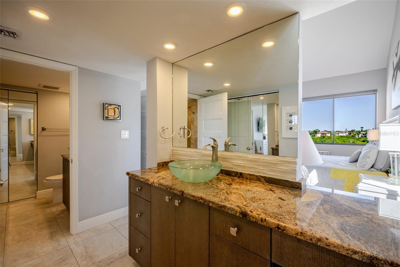 Image 30 of 83 For 6285 Midnight Pass Road 307